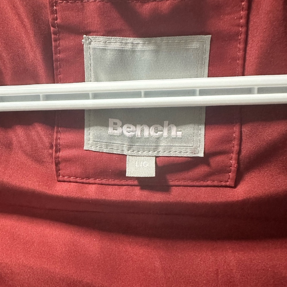 Bench Vest Size Large in Dark Red - Picture 5 of 6
